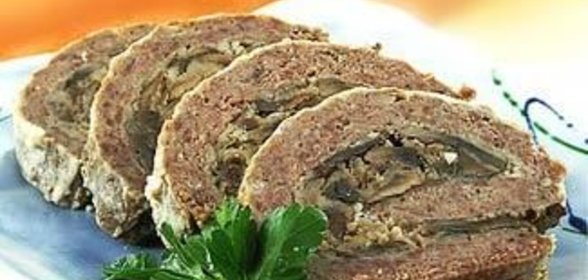 Мясной рулет с грибами