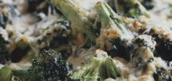Брокколи, запеченная с куриным филе