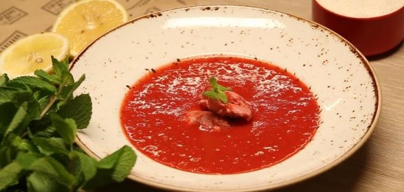 Холодный клубнично-имбирный суп за 10 минут