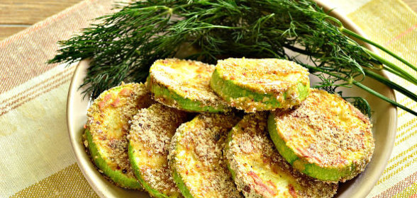 Кабачки в панировочных сухарях, запеченные в духовке