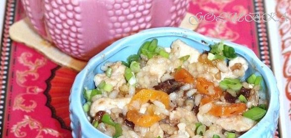 Курочка с сухофруктами в горшочках