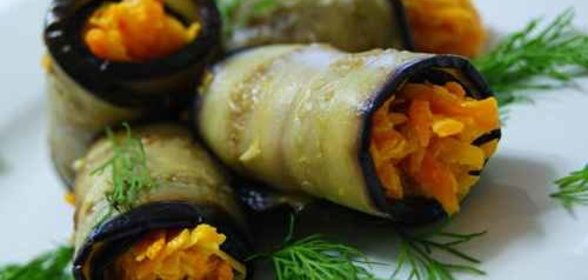 Рулетики из баклажанов с морковью