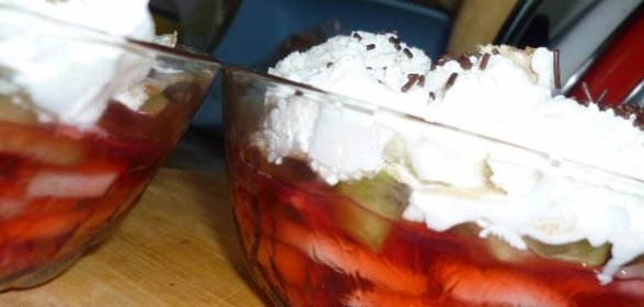 Рулеты из картофельного теста, начиненные жареной крупой и куриными шкварками