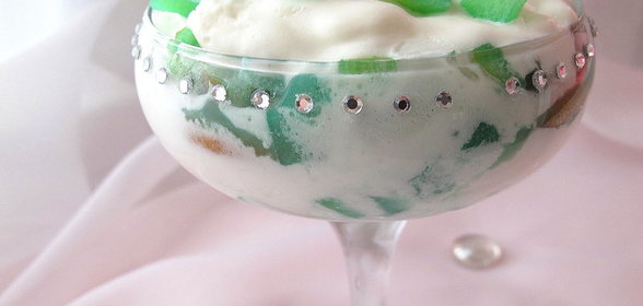 Десерт Blue snow - с яблоками Голд , грушами Конкорд и печеньем Кедро