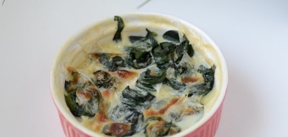 Шпинат в соусе бешамель