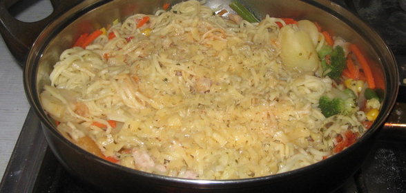 Спагетти с овощной смесью