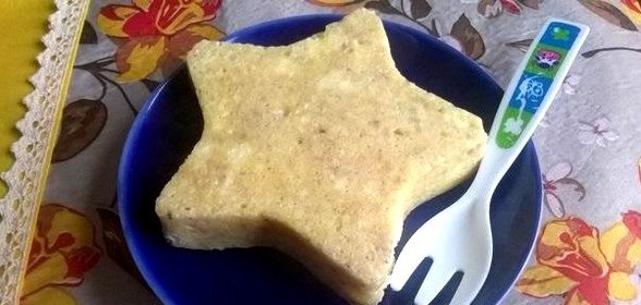 Творожная запеканка с бананом и яблоком