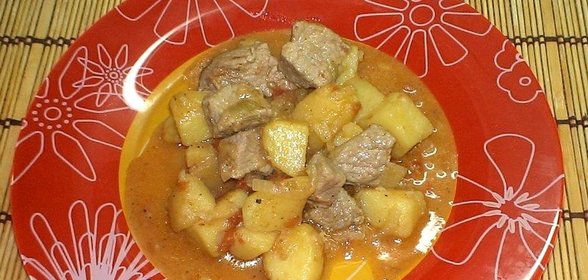 Картошка со свининой и помидорами