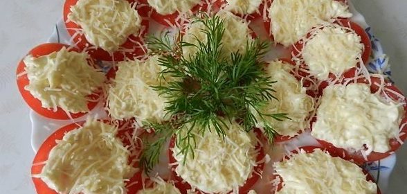 Закуска помидоры с сыром и чесноком