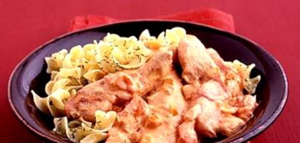 Курица с соусом из паприки