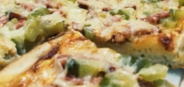 Капуста кольраби, фаршированная колбасой