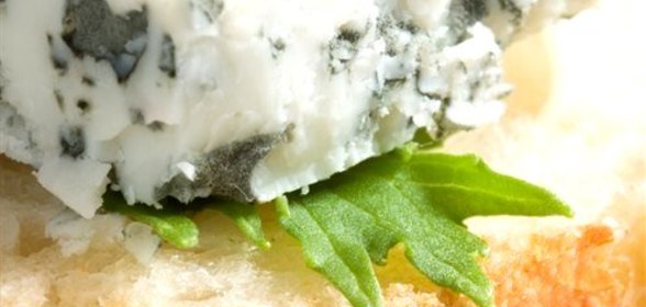 Бутерброд с сыром и грецкими орехами