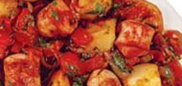 Быстрый гуляш с сосисками