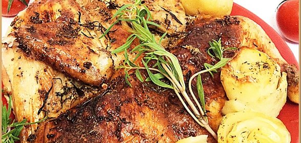 Запеченная, ароматная курица, с нарядным гарниром