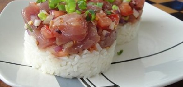 Острый тунец с помидором и рисом ! ! !