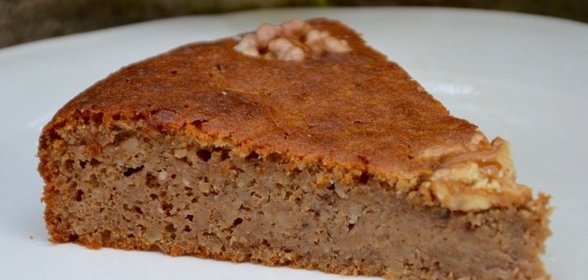 Пирог с грецкими орехами и медом