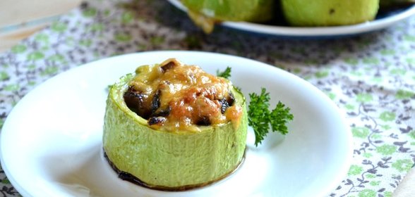 Фаршированные кабачки в духовке