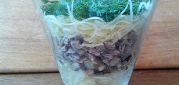 Котлеты из говядины и грудинки с яблочной начинкой