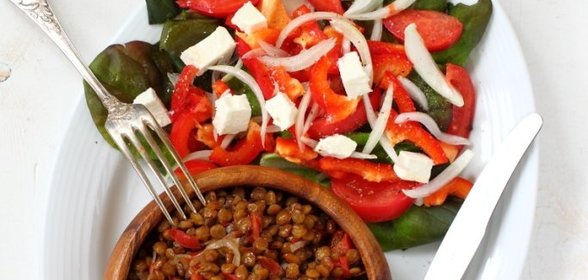 Чечевица с луком, паприкой и помидорами. Тест-драйв
