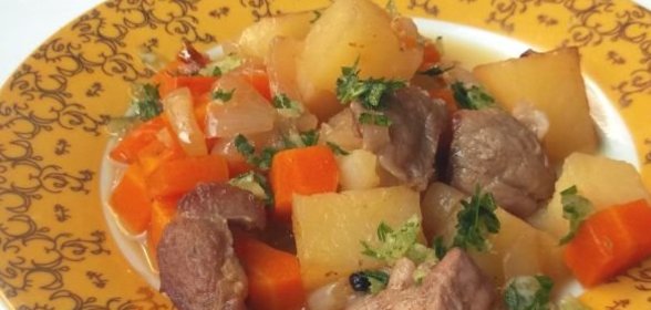 Канапе с печенью и фруктами