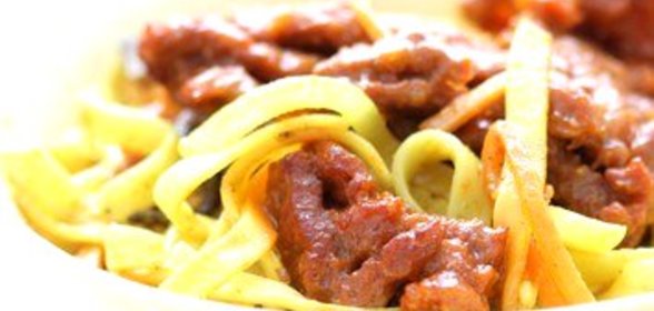 Жареная лапша со свининой (Tian Tian Chao Mian)