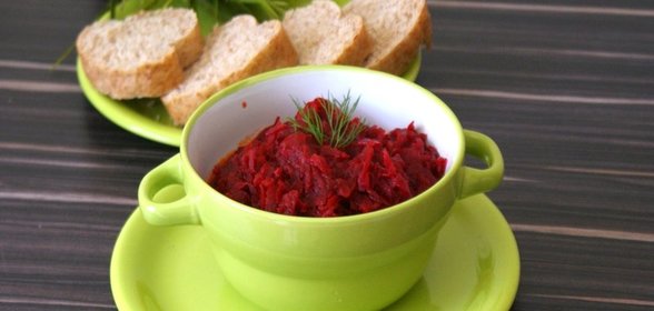 Свекла тушеная с морковью и луком