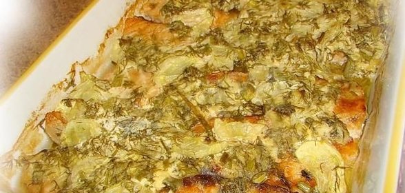 Лосось под огуречным соусом