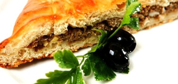 Пирог печеный из дрожжевого теста