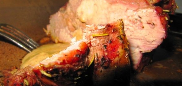 Свинина, запеченная с прованскими травами и розмарином и очень вкусный соус к ней!!