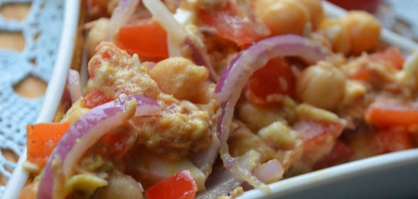 Салат с нутом