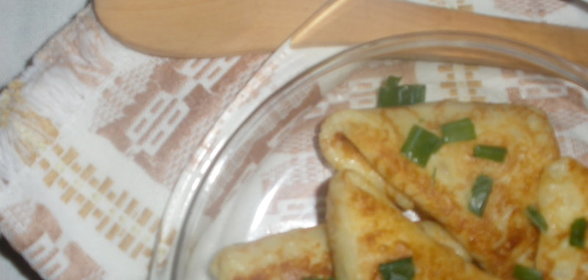 Блинные треугольнички с курочкой в соусе Бешамель
