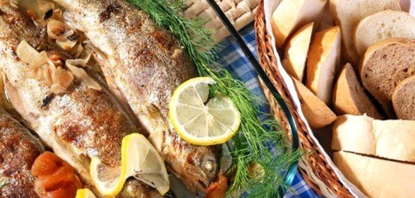 Сибас, фаршированный каштанами и грибами