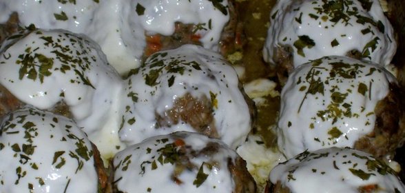 Пряный соус из зелени к красной рыбке