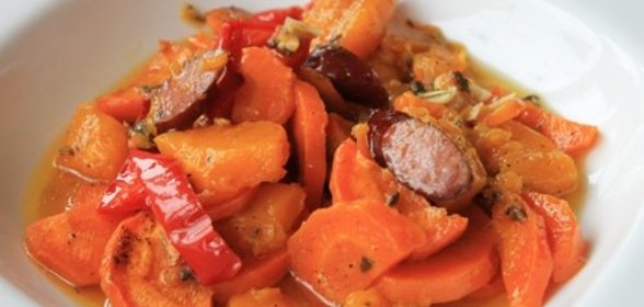 Пирог бисквитный с персиками