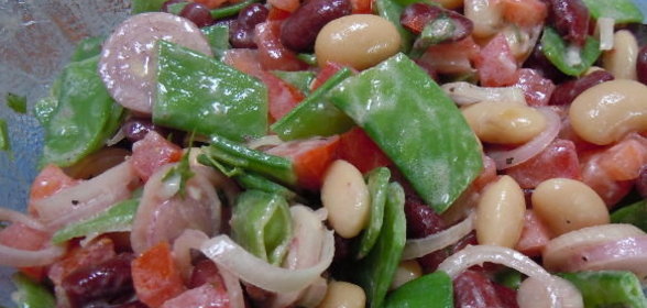 Картофельный салат с сыром и помидорами