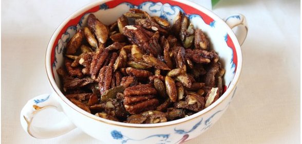 Пряные орехи и тыквенные семечки