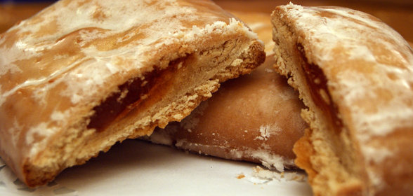 Гусь, запеченный с черносливом и ежевикой