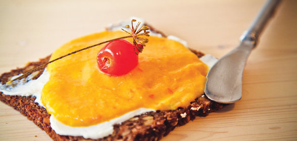 Сербская закуска с каймаком