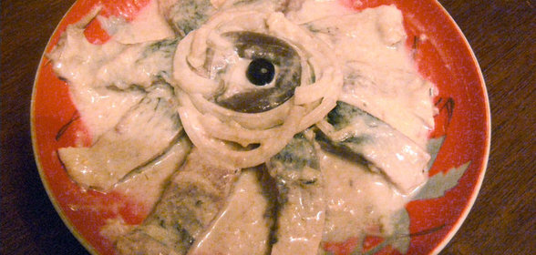 Сельдь под мацонным соусом