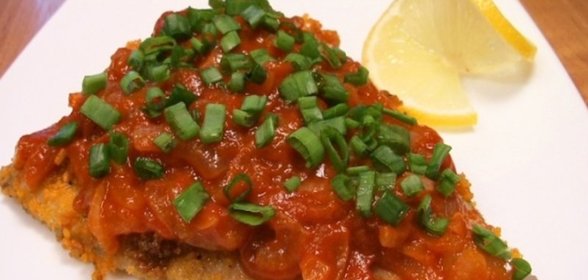 Рыба, жаренная под соусом