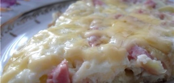 Омлет с сыром и колбасой
