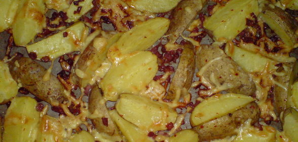 Картофель с беконом и сыром