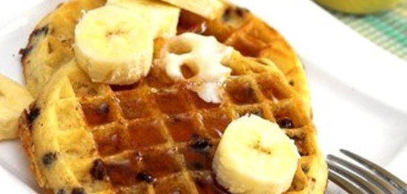 Вафли с арахисом и бананами