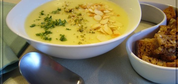 Салат из бекона и авокадо