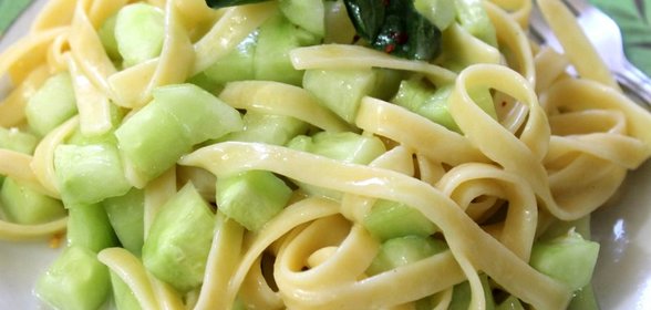 Макароны с огурцами