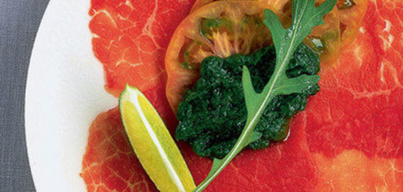 Карпаччо из говядины с рукколой