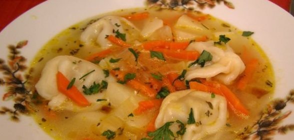 Суп с пельменями