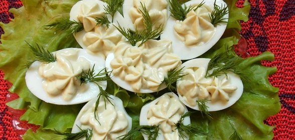 Фаршированные яйца с сыром