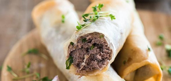 Спринг-роллы с ягнятиной