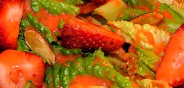 Клубничная заправка для салатов